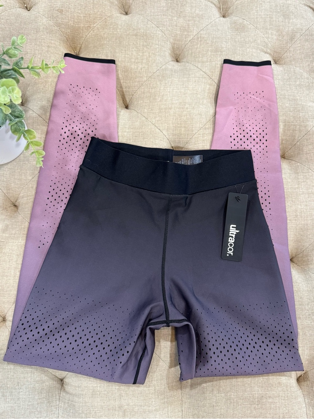 Ultracor High Waist Ombré Mesh Lazer Cut Performance Leggings Small ~ NWT